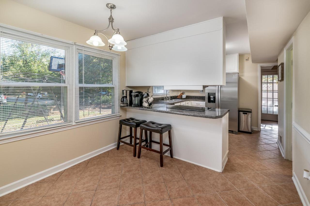 Centrally Located Spacious Abode Σάρλοτ Εξωτερικό φωτογραφία