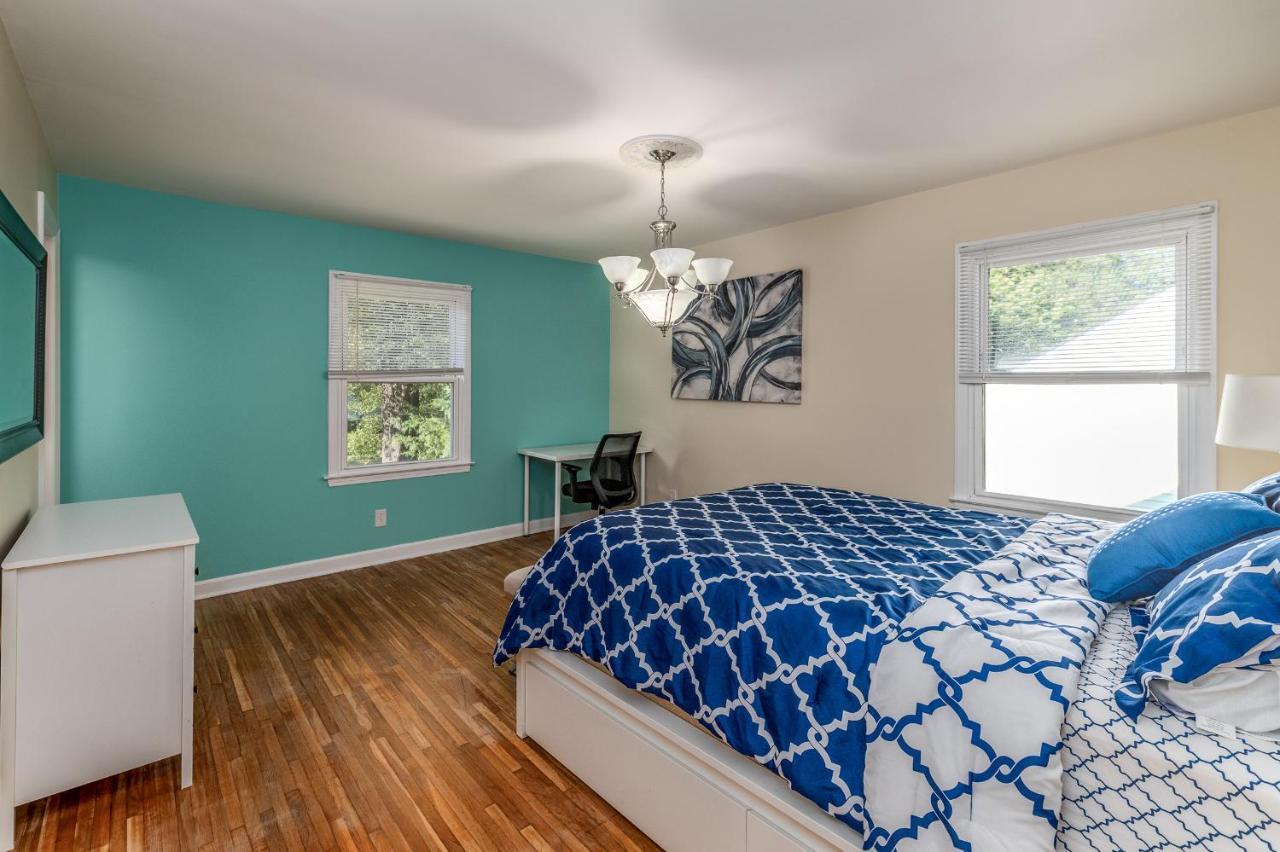 Centrally Located Spacious Abode Σάρλοτ Εξωτερικό φωτογραφία