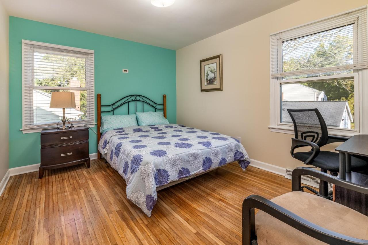 Centrally Located Spacious Abode Σάρλοτ Εξωτερικό φωτογραφία