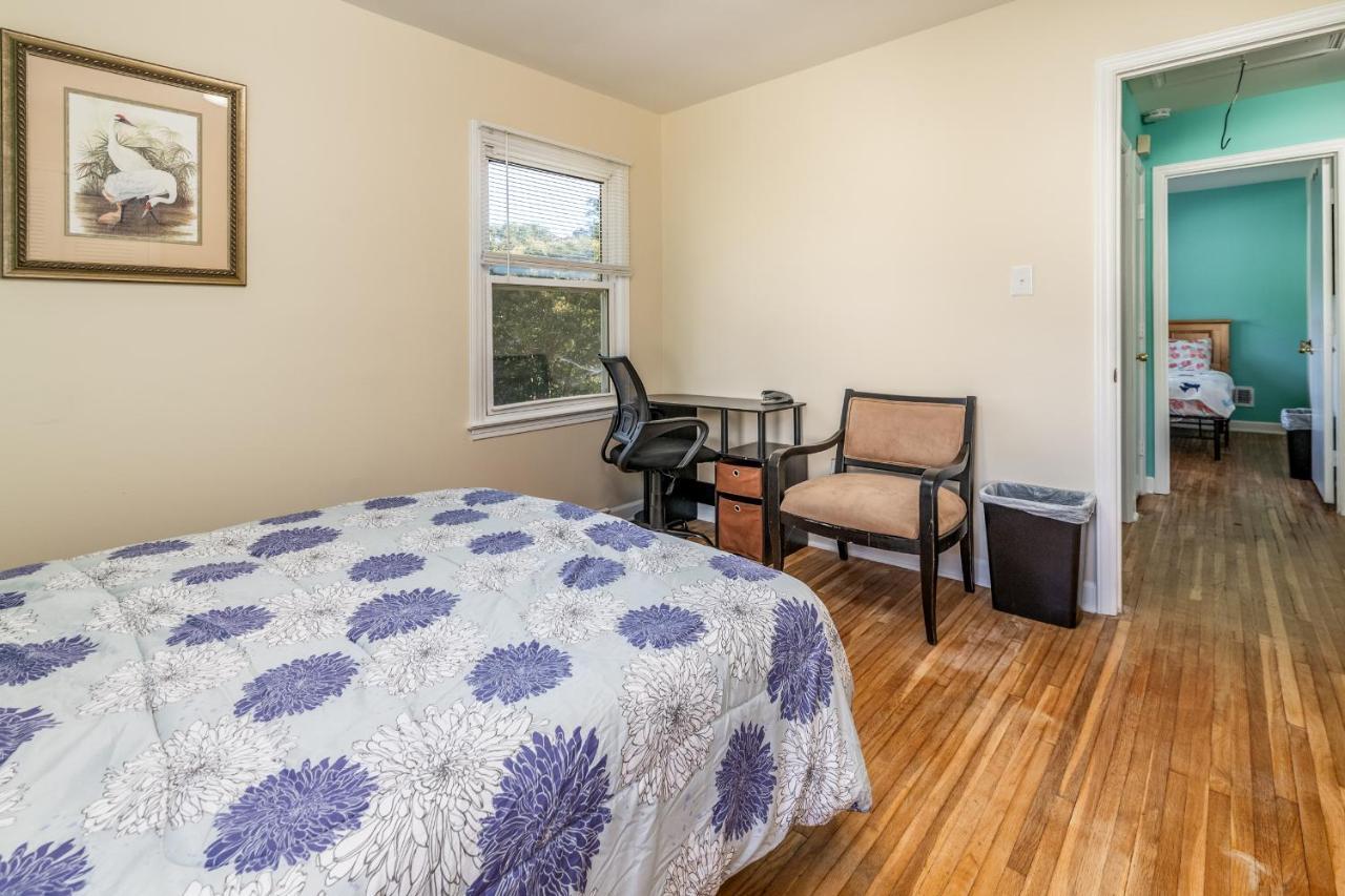 Centrally Located Spacious Abode Σάρλοτ Εξωτερικό φωτογραφία
