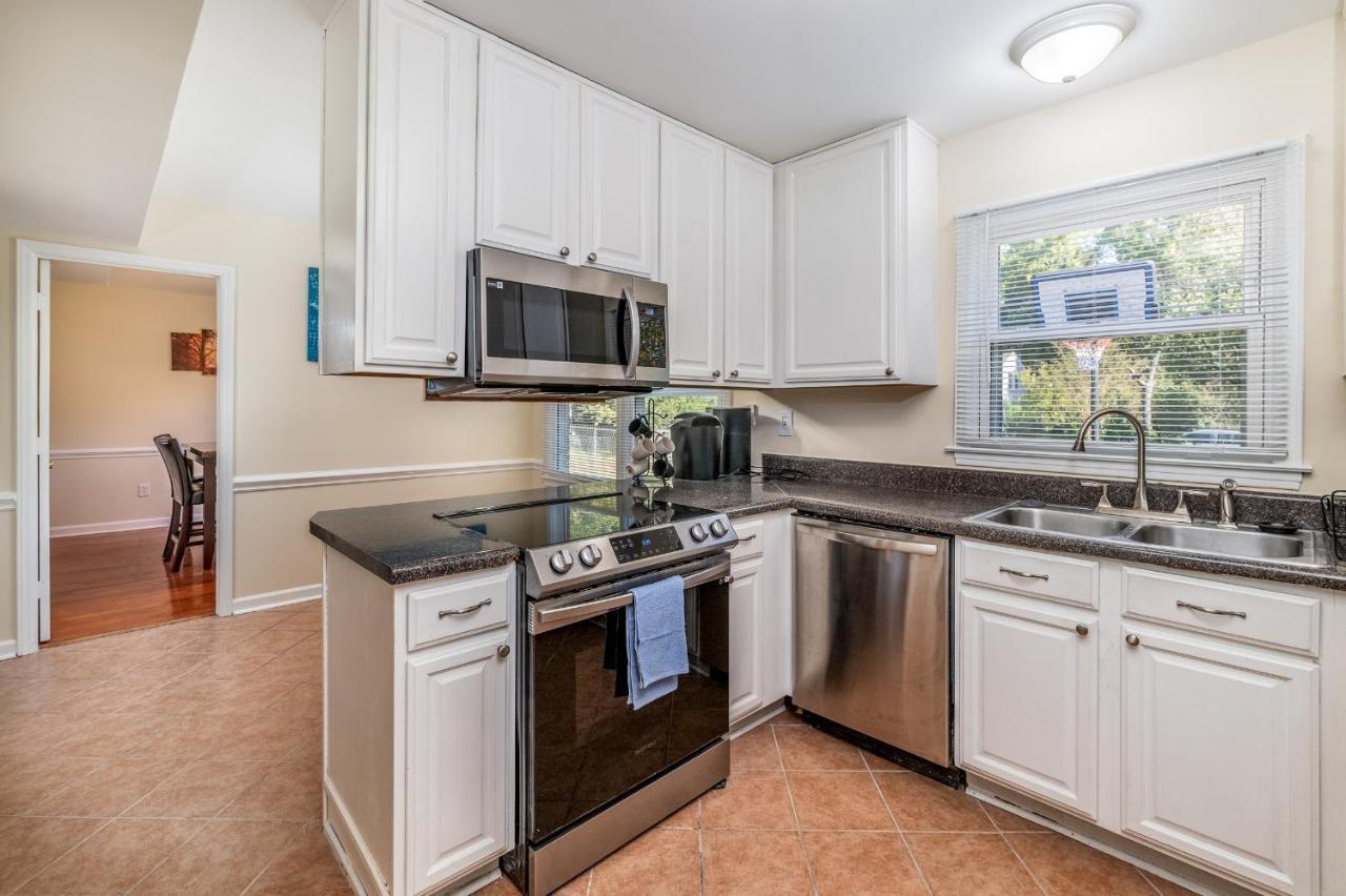 Centrally Located Spacious Abode Σάρλοτ Εξωτερικό φωτογραφία