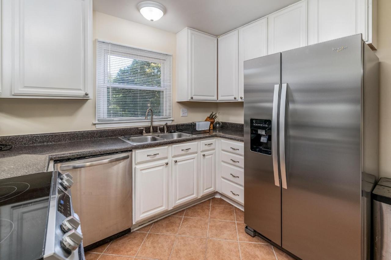 Centrally Located Spacious Abode Σάρλοτ Εξωτερικό φωτογραφία