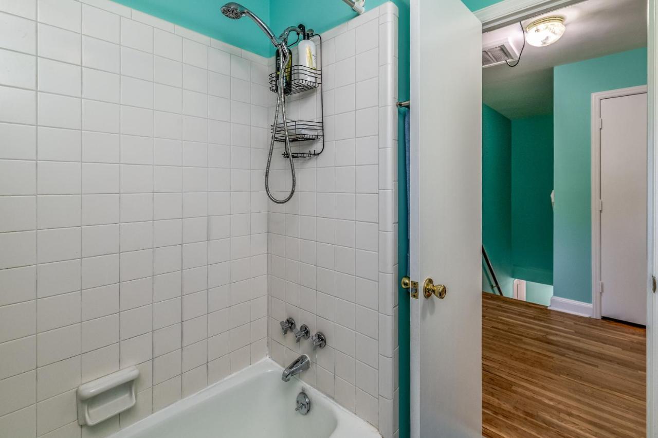 Centrally Located Spacious Abode Σάρλοτ Εξωτερικό φωτογραφία
